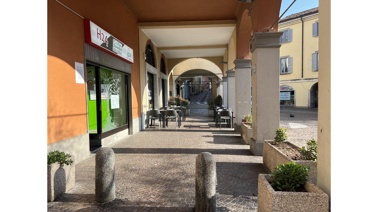 LOCALE COMMERCIALE